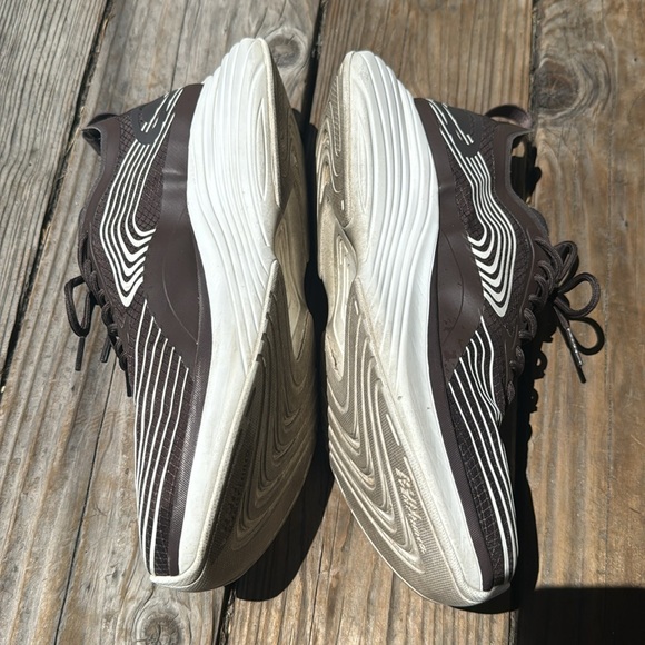 APL Woman’s Streamline chocolate brown shoes - Picture 4 of 6